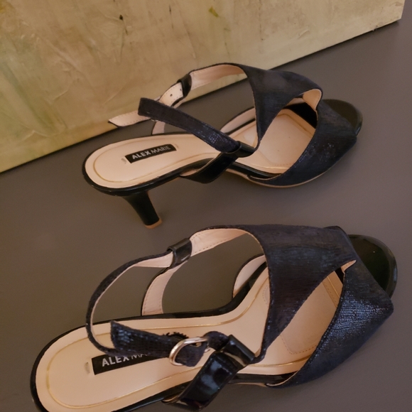 Strappy heels, navy - Picture 2 of 3